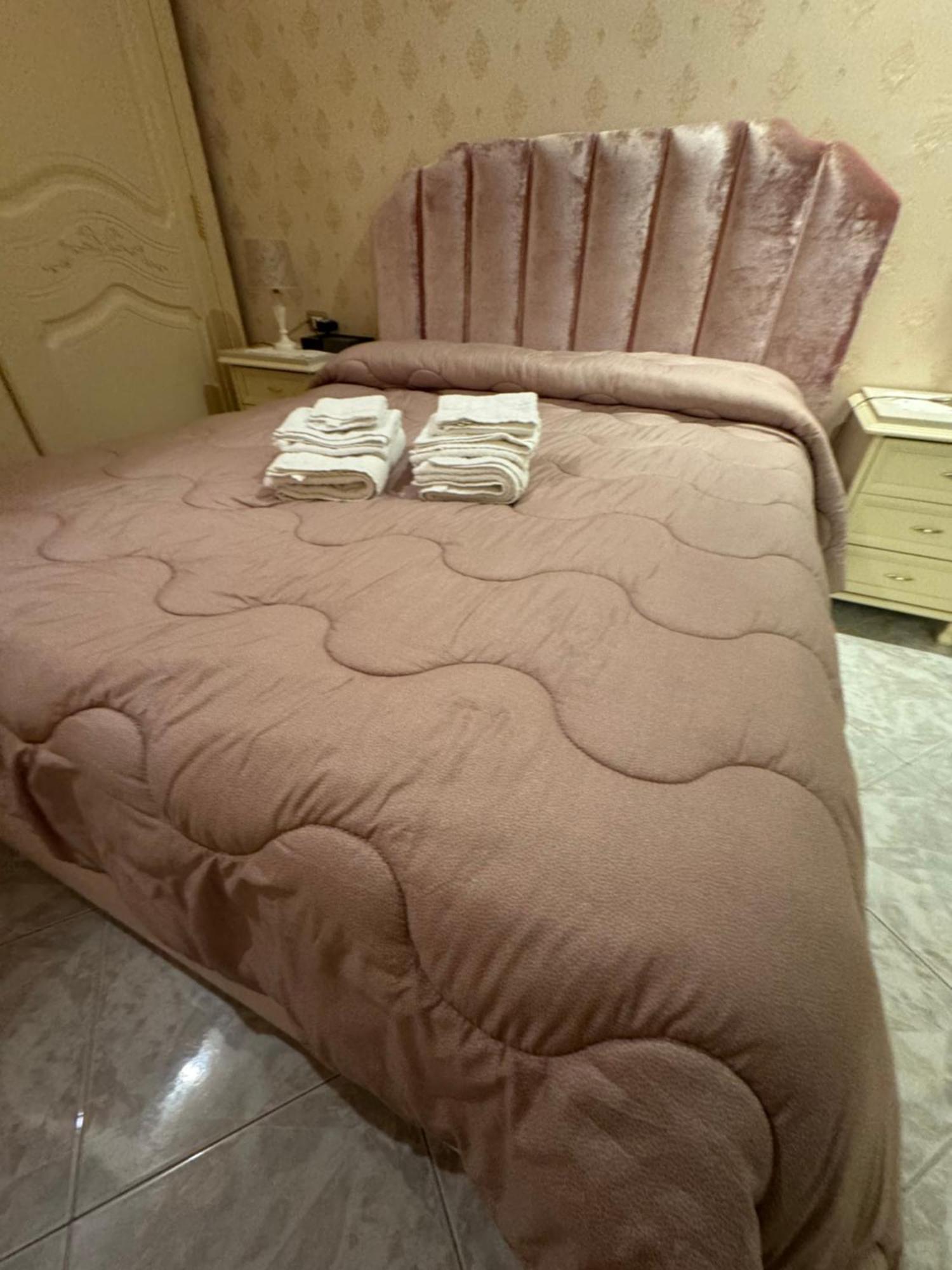 Guest House Into Наполи Екстериор снимка